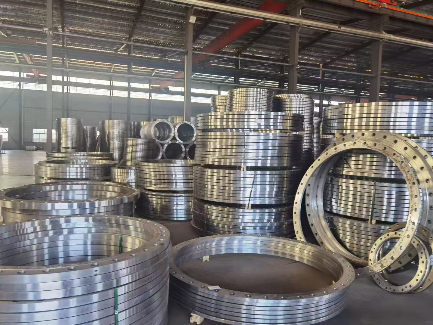 Entorno de mecanizado CNC de 3 ejes que soporta producción repetitiva y estable.