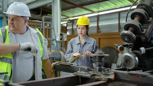 Colaboración entre ingeniería y proyecto en el proceso de fabricación.